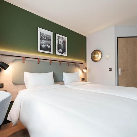 Campanile Paris Ouest - Nanterre - La Defense Hotell Exteriör bild