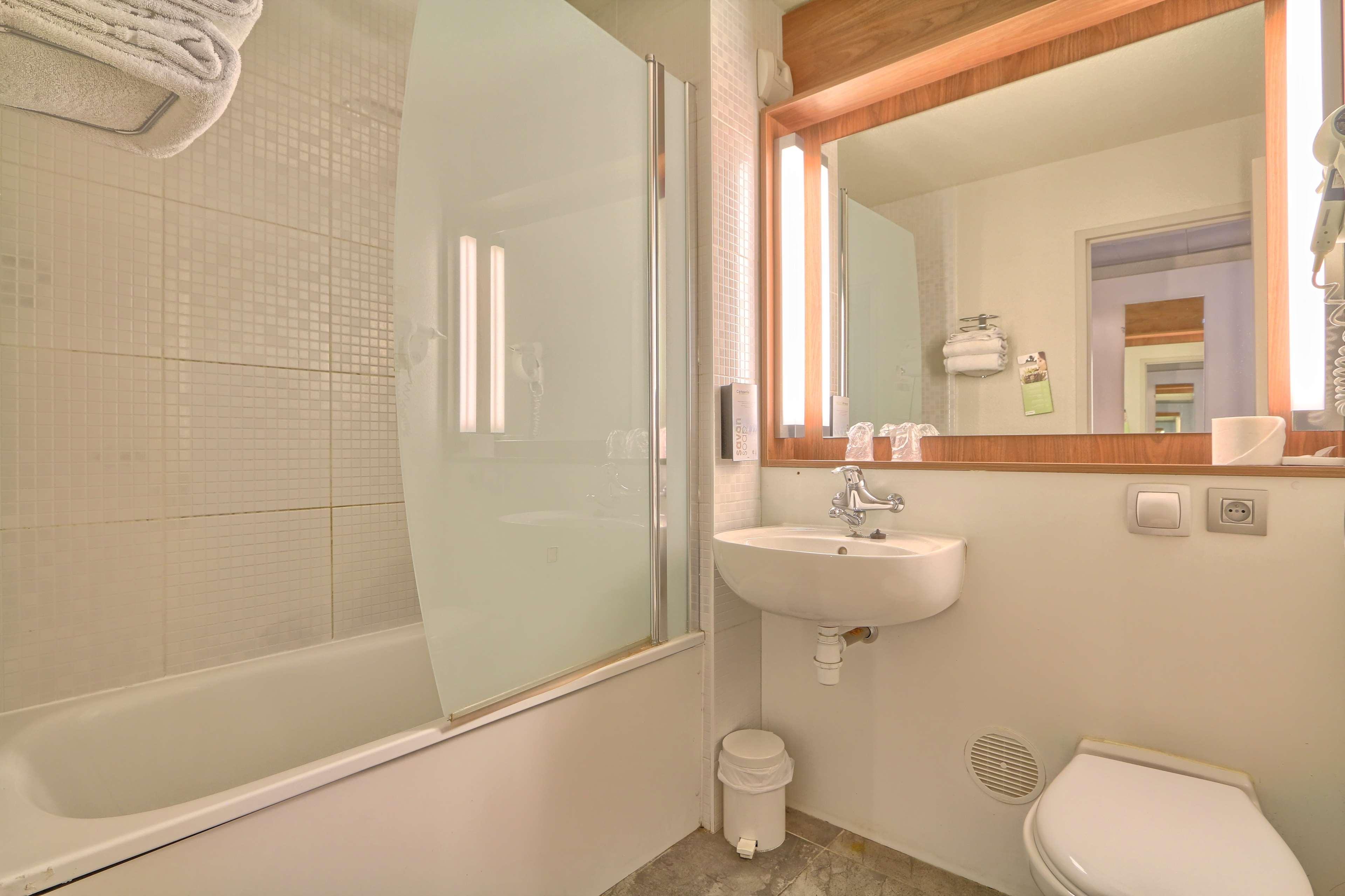 Campanile Paris Ouest - Nanterre - La Defense Hotell Exteriör bild