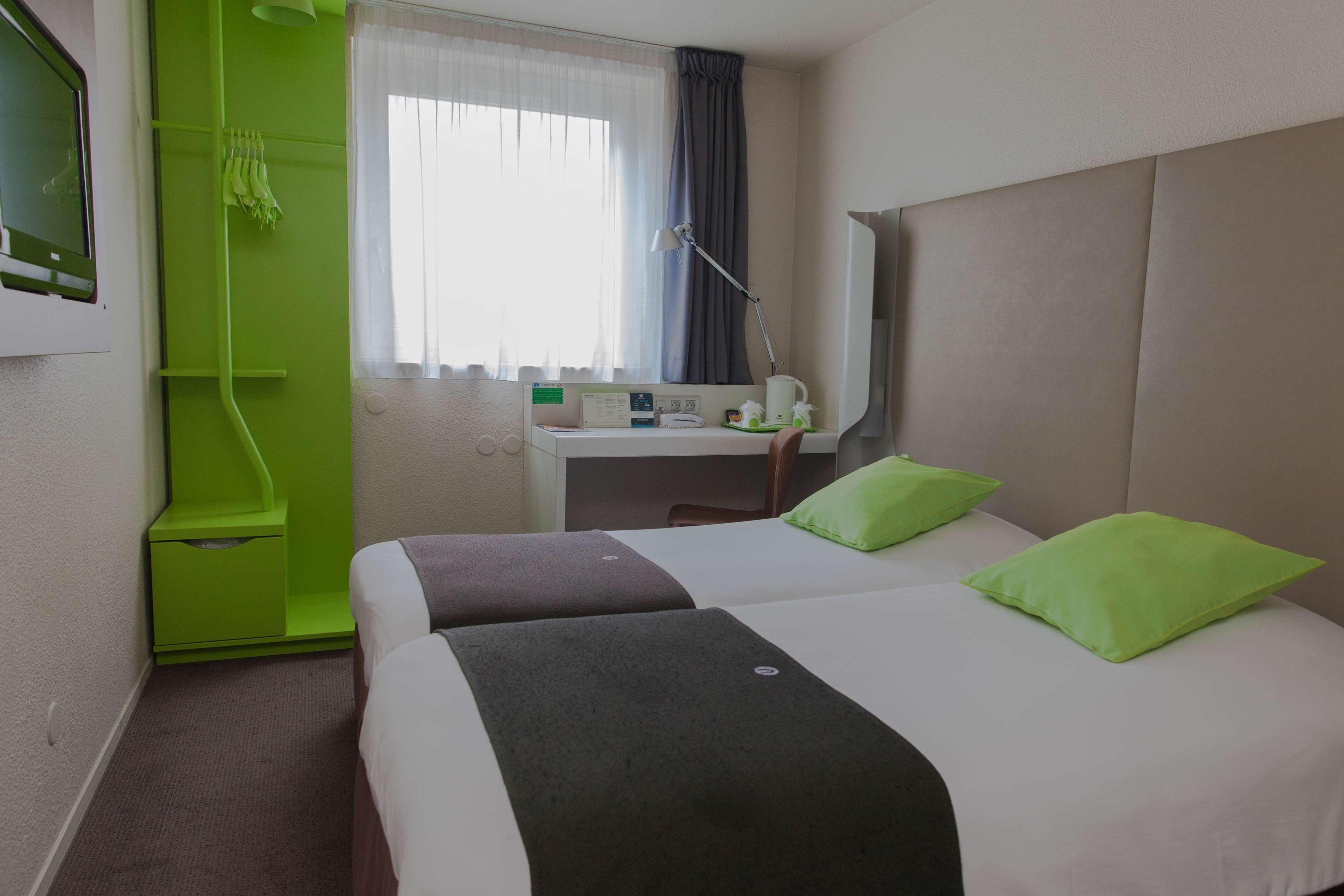 Campanile Paris Ouest - Nanterre - La Defense Hotell Exteriör bild
